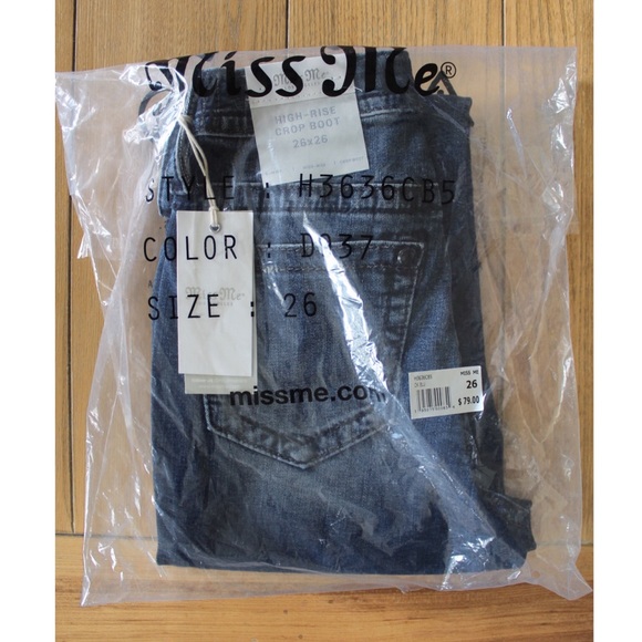 Miss Me Jeans NWT High Rise Cropped Boot with Flared Open Hems 26 2 Bling - Picture 12 of 12